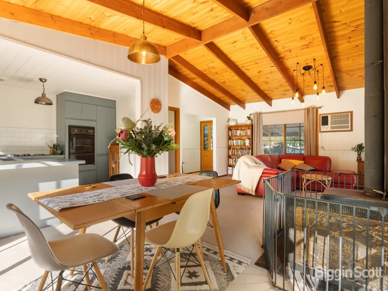 WONDERFUL LIFESTYLE PROPERTY IN QUIET LOCATION 