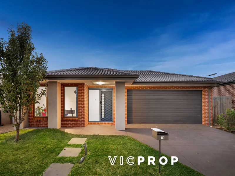 Prime Location! Next to Schools!