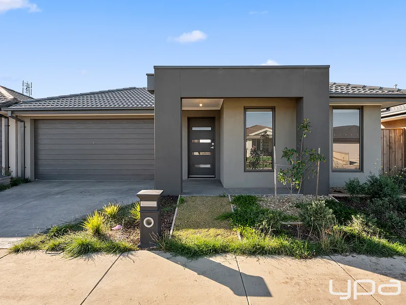 UNLOCK FUTURE CONVENIENCE: DISCOVER 25 CARISBROOK CRESCENT
