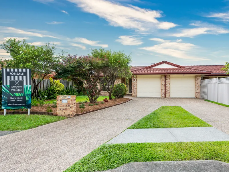 Freshly renovated in highly sought after pocket of Varsity Lakes!