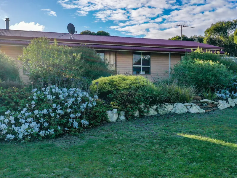 Lifestyle Property with Sub-division Potential