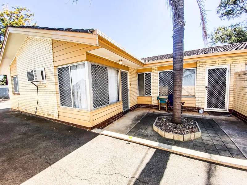 Look no further, this unit is the one for you! 