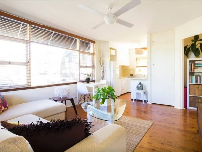 Ground Floor Modern Apartment in Heart of Freshwater