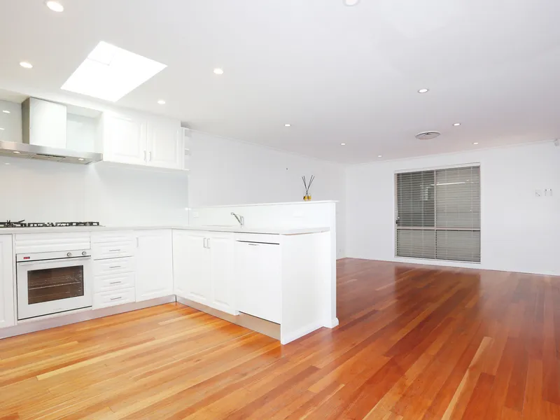 PRIME LOCATION- WITH BUSINESS SPACE INCLUDED