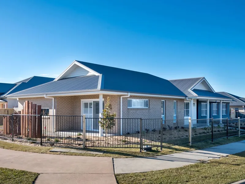 Award Winning, Contemporary Style 4 Bedroom Home