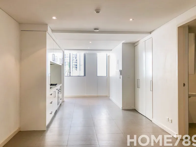 SPACIOUS TWO BEDROOM IN CHIPPENDALE