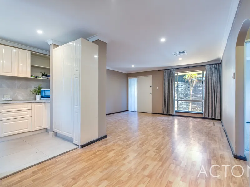 Spacious Apartment in Great Location!