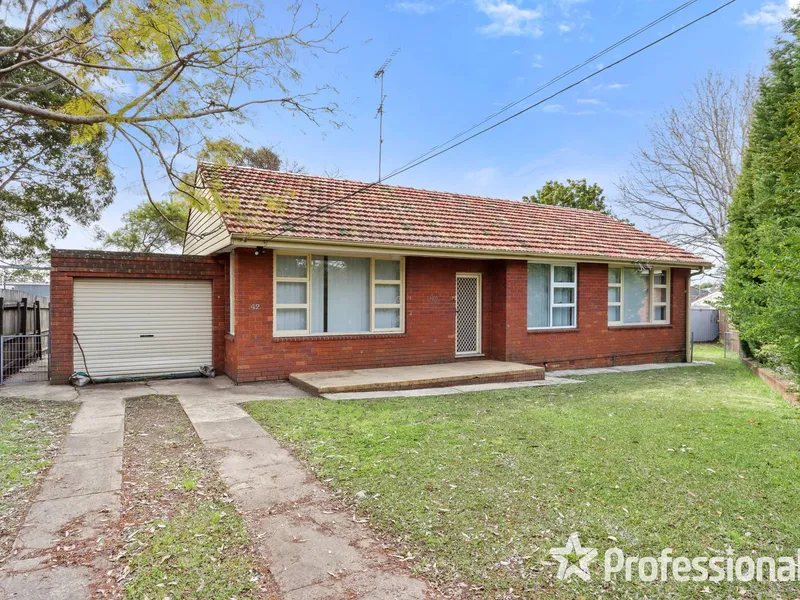 3 Bedroom Family Home Just Seconds To Roselands...