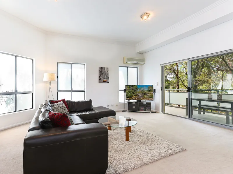 Ultra Quiet and Private Two Bedroom Apartment