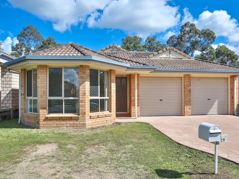 4 BEDROOM HOME IN FOREST LAKE | WALK TO SCHOOL