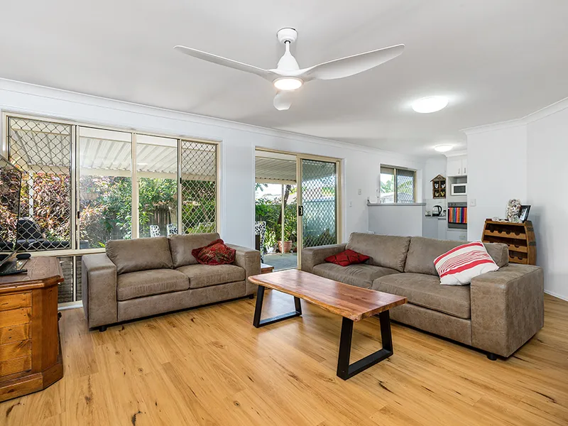 Unfurnished Modern Unit - Walk to River & Beach