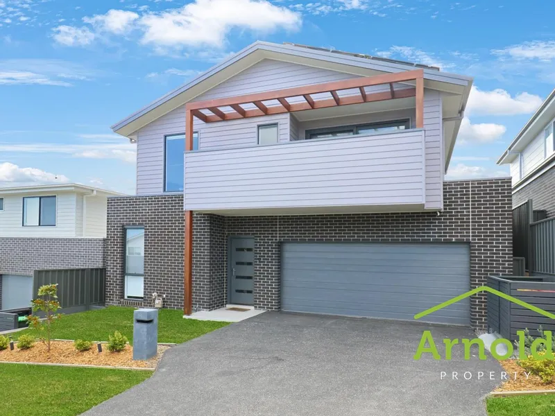 ALMOST NEW HOME WITH SOLAR