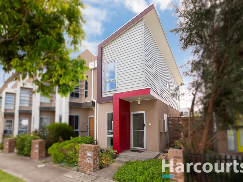 Stunning home in Metro village!