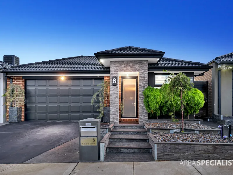 Stylish & Modern House in Prime Location!