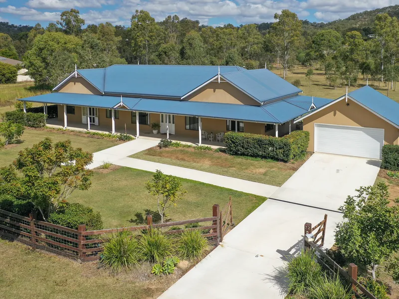 The Ultimate Lifestyle on Acreage