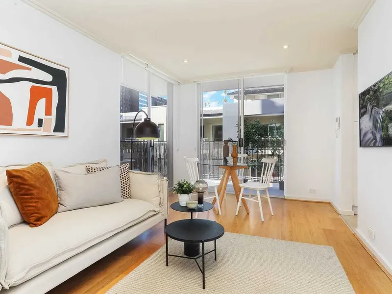 Sylishly Updated Inner City Haven 