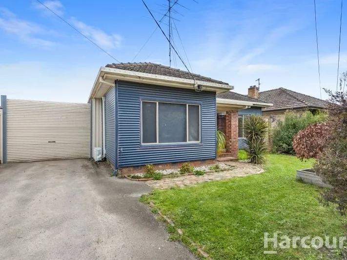 3 Bedroom Home with Large Shedding!