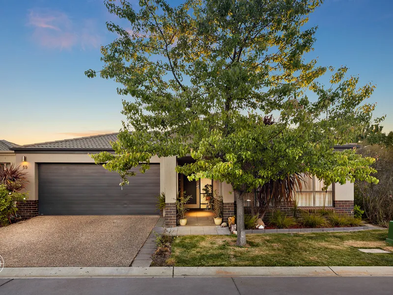 Free-standing townhouse in sought-after Bruce