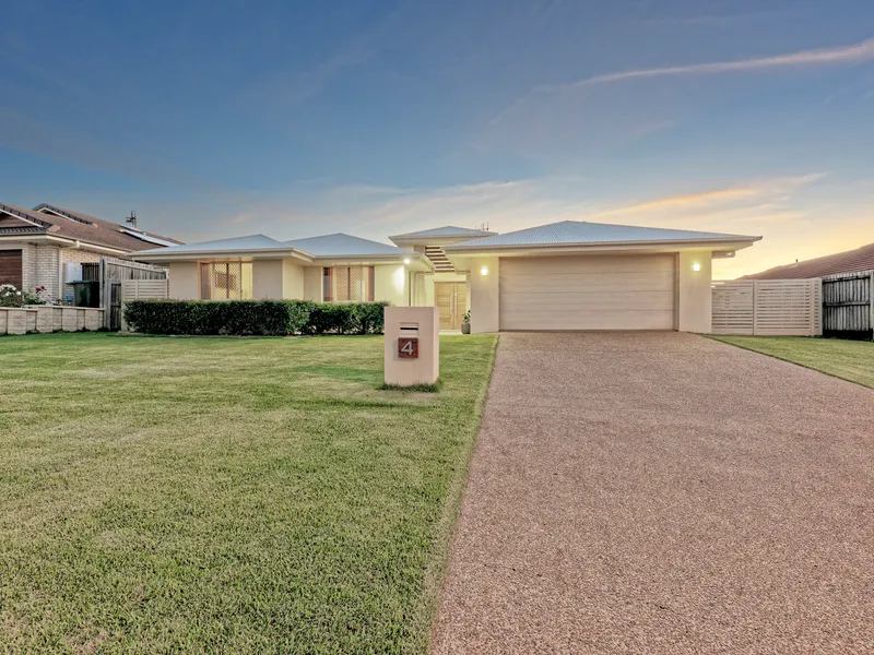 SPACIOUS EXECUTIVE FAMILY HOME DESIGNED FOR COMFORT!!