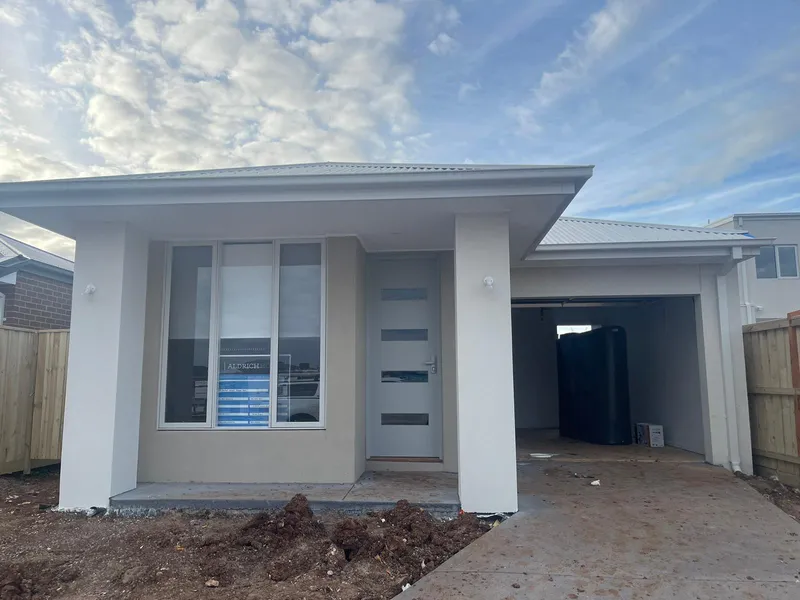 BEAUTIFULL BRAND NEW HOUSE FOR LEASE FOR FAMILY AND FRIENDS.