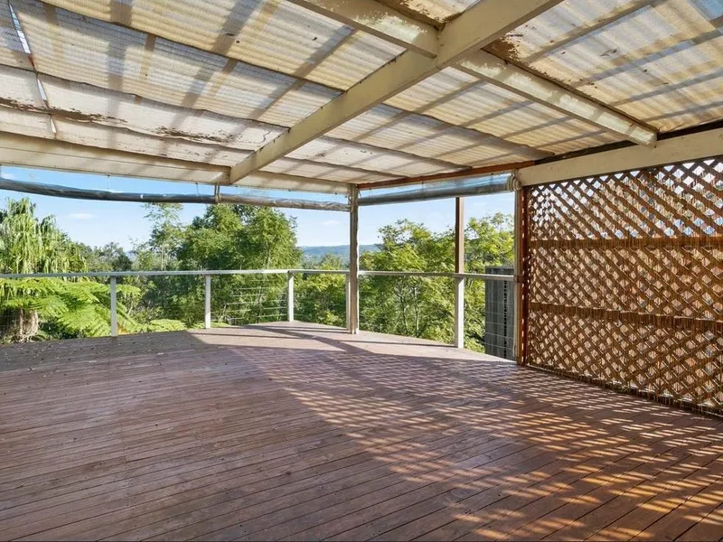 Top floor semi-duplex home