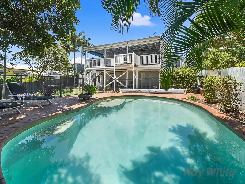 Queenslander in the heart of Clayfield!