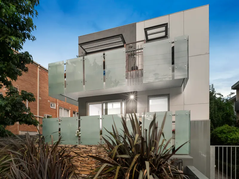 Exclusive unit in enviable locale