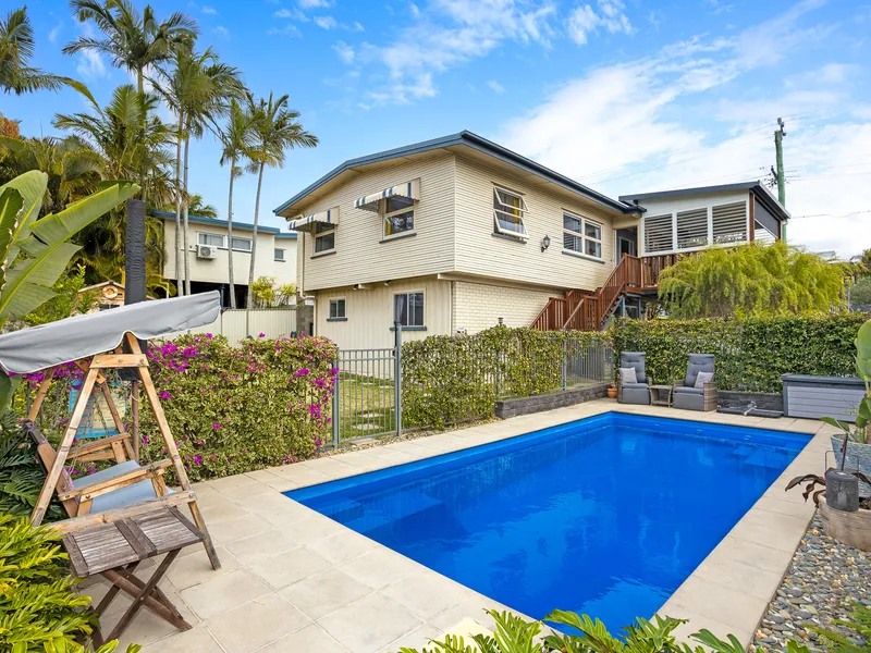 Dual Living Potential Near Waterfront