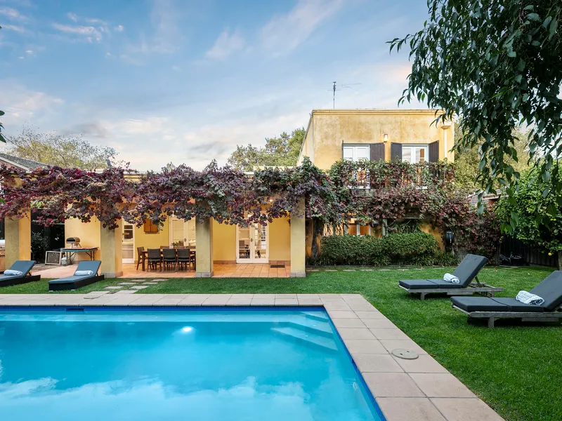 Tuscan Villa in the Heart of Fairfield