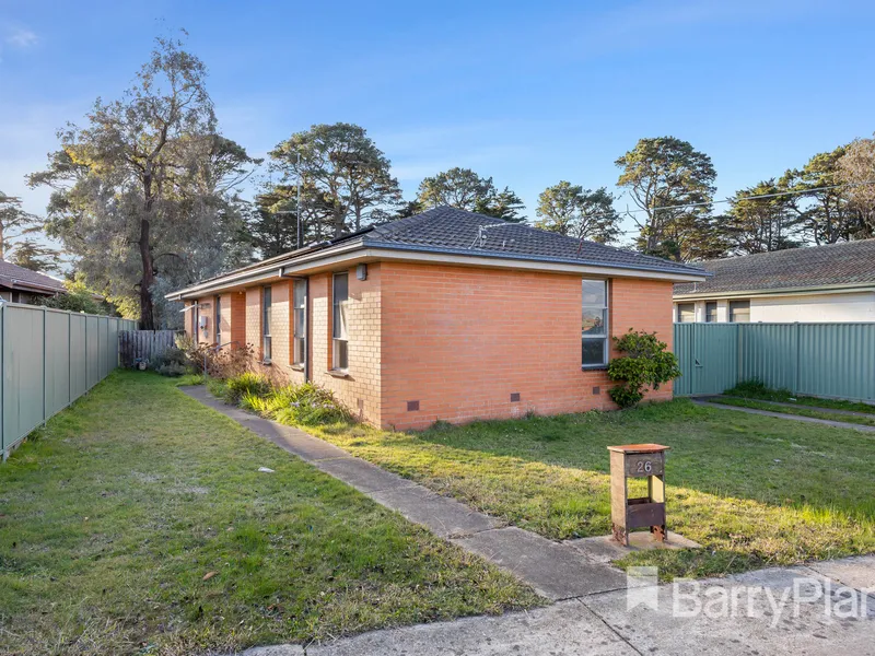 Solar fitted 3-bedroom home with spacious backyard in Wendouree