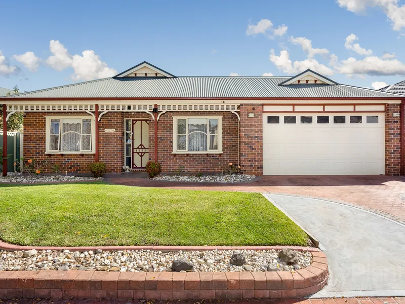 Prestige location & on a generous 601m2 allotment!