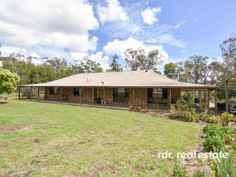 LAID BACK COUNTRY LIVING