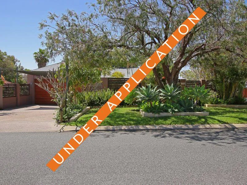EXECUTIVE RESIDENCE IN ELEVATED LOCATION!