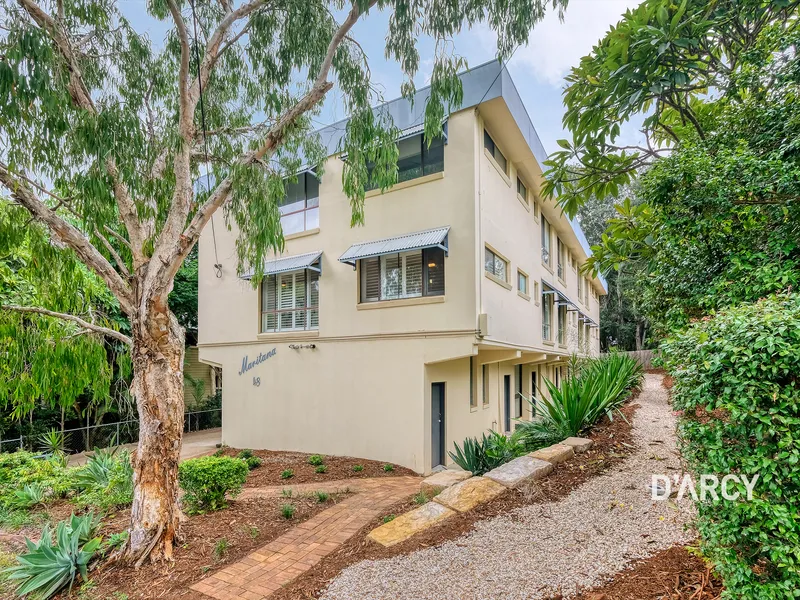 STUNNING TWO BEDROOM UNIT IN THE HEART OF TOOWONG
