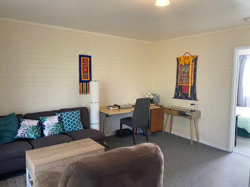 Easy Care Unit In Perfect Location