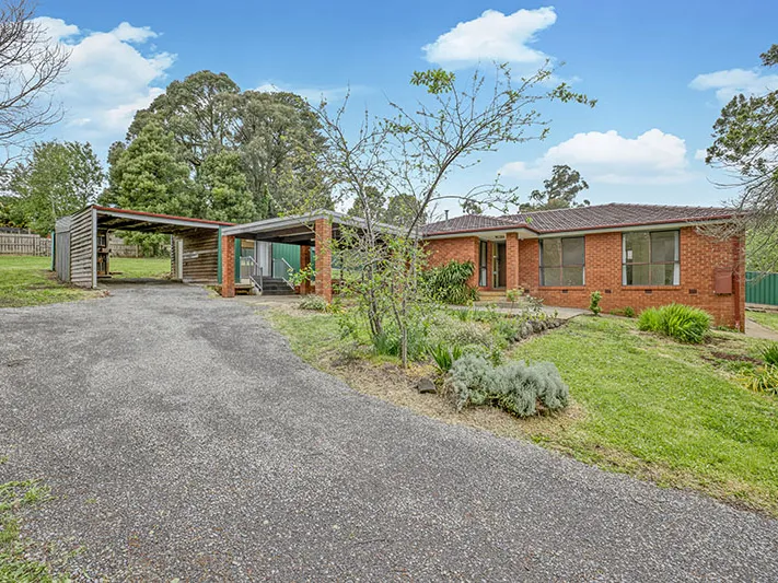 Spacious family home in prime Monbulk location