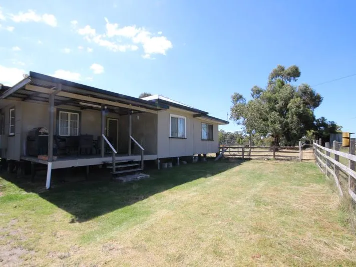 Rural acreage 15 minutes from Stanthorpe