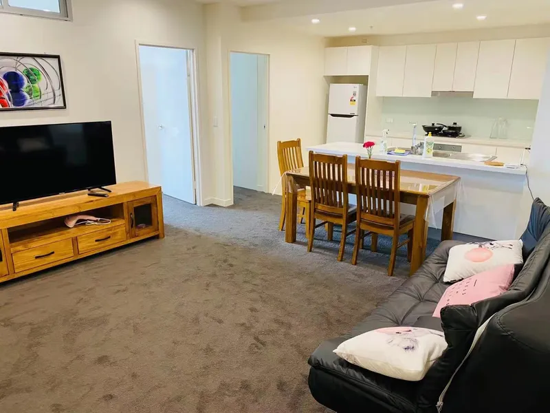 Fully furnished 3 bedrooms apartment Great Location, private inspection anytime