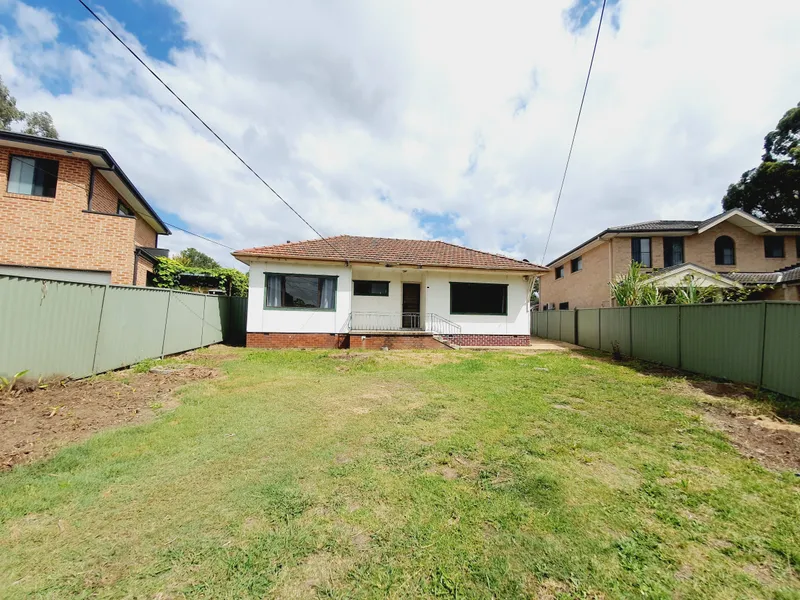 Three Bedroom PLUS XL SLEEPOUT !!!