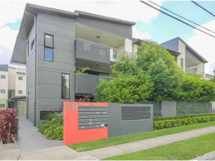 Luxurious Apartment Living with City Views!