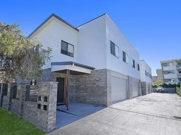Brand New 4 Bedroom Townhouse Fantastic Location
