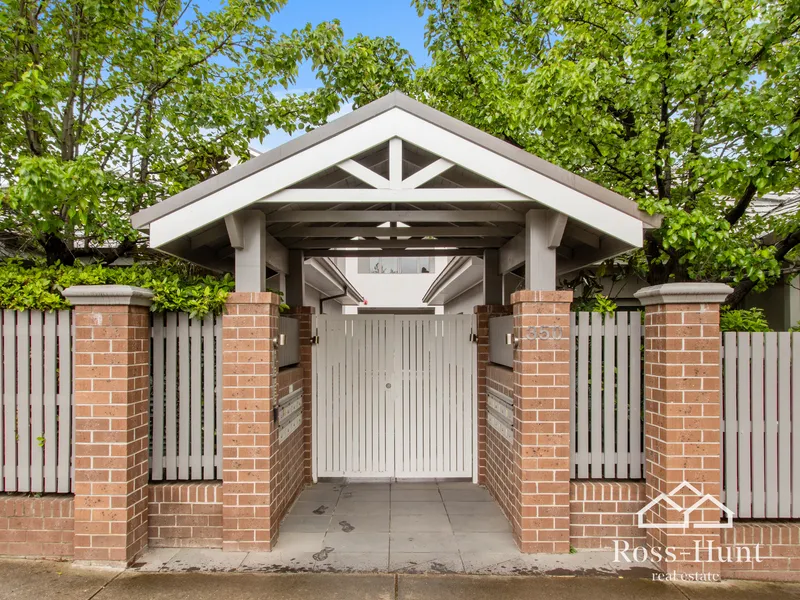 A Perfectly Private Sanctuary in a Prominent Position