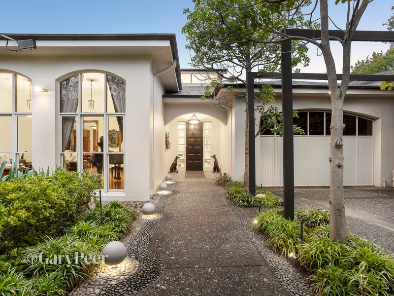 Exceptional Golden Mile living & entertaining