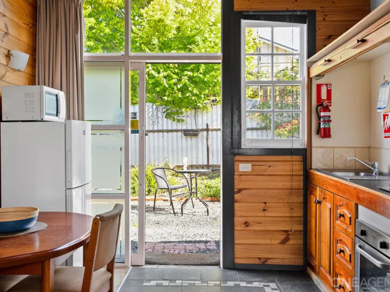 Fully furnished self contained studio with power, internet and gas included!