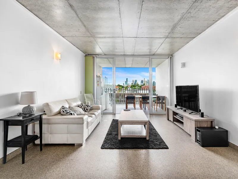 The Woolstore Lifestyle - Magnificent Top Floor Apartment