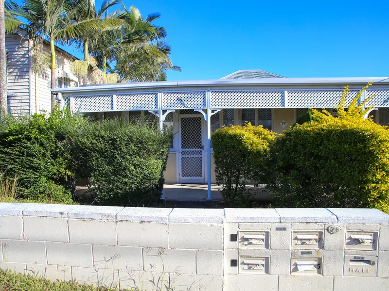 Kelvin Grove Extra Large One bedroom Unit Bargain