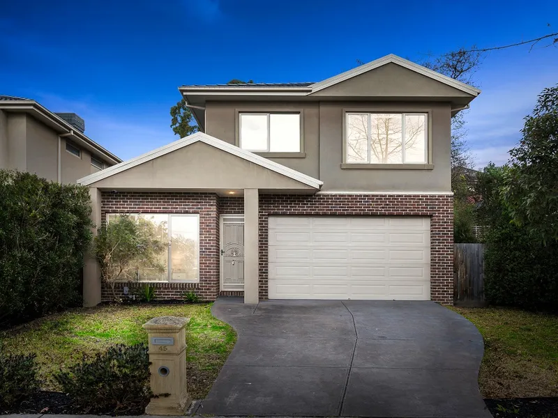 Beautiful Family Home in ideal location! Stylish ,Modern & Low maintenance Living!