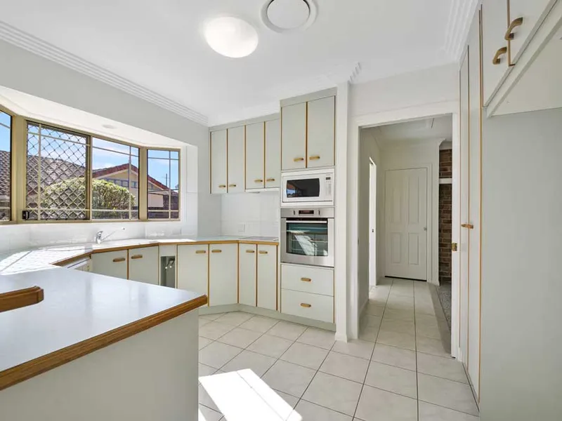 Newly reinstated, ducted aircon, special feature with bath.