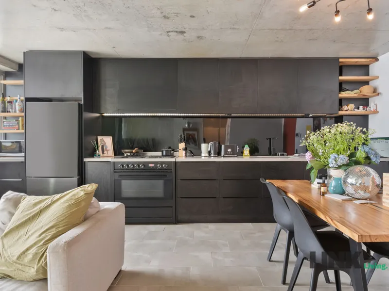 Furnished unit in heart of Valley