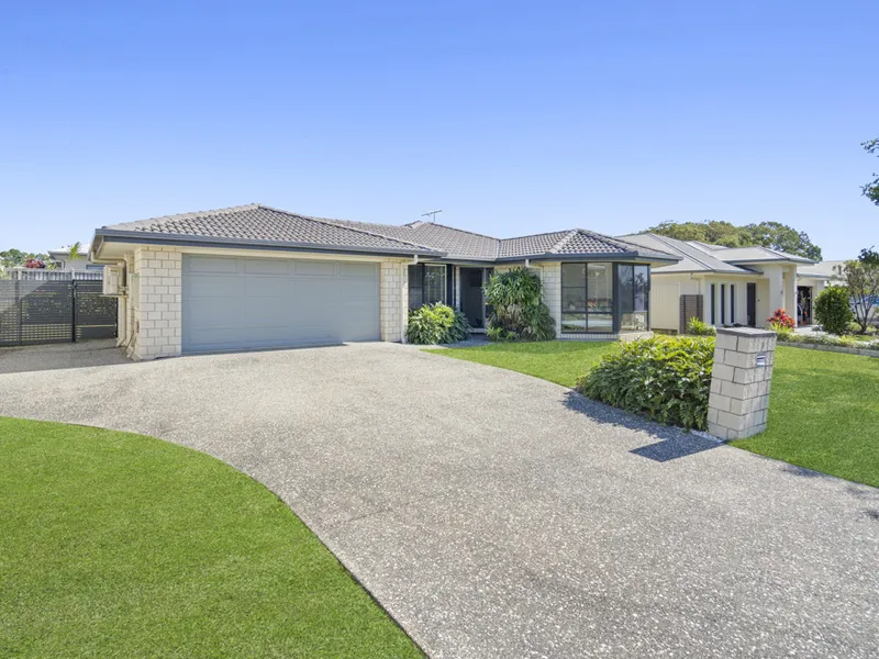 PREMIER CUL DE SAC POSITION WITH SIDE ACCESS